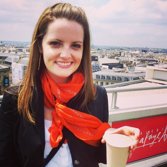 Meet your Posher, Jennifer - Picture 2 of 5